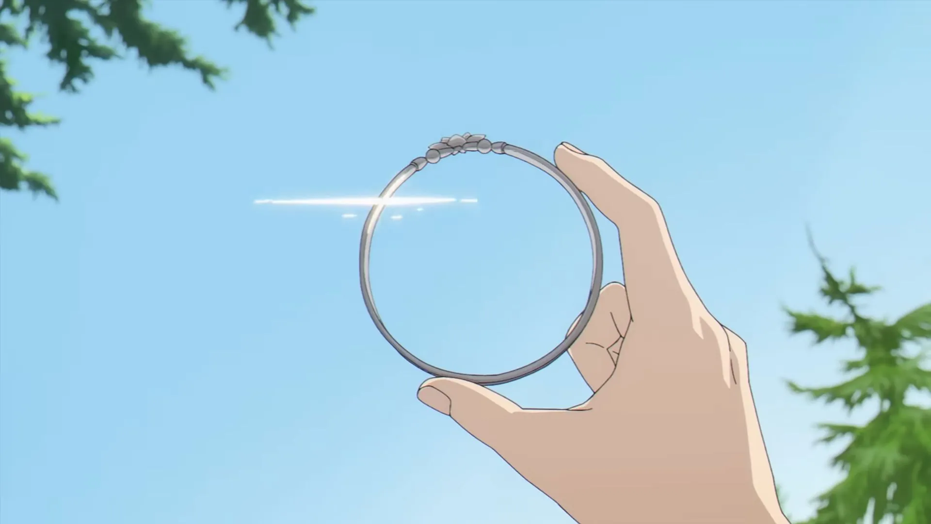 Ферн держит зеркальный браслет от Штарка, трейлер 2 сезона «Фрирен»