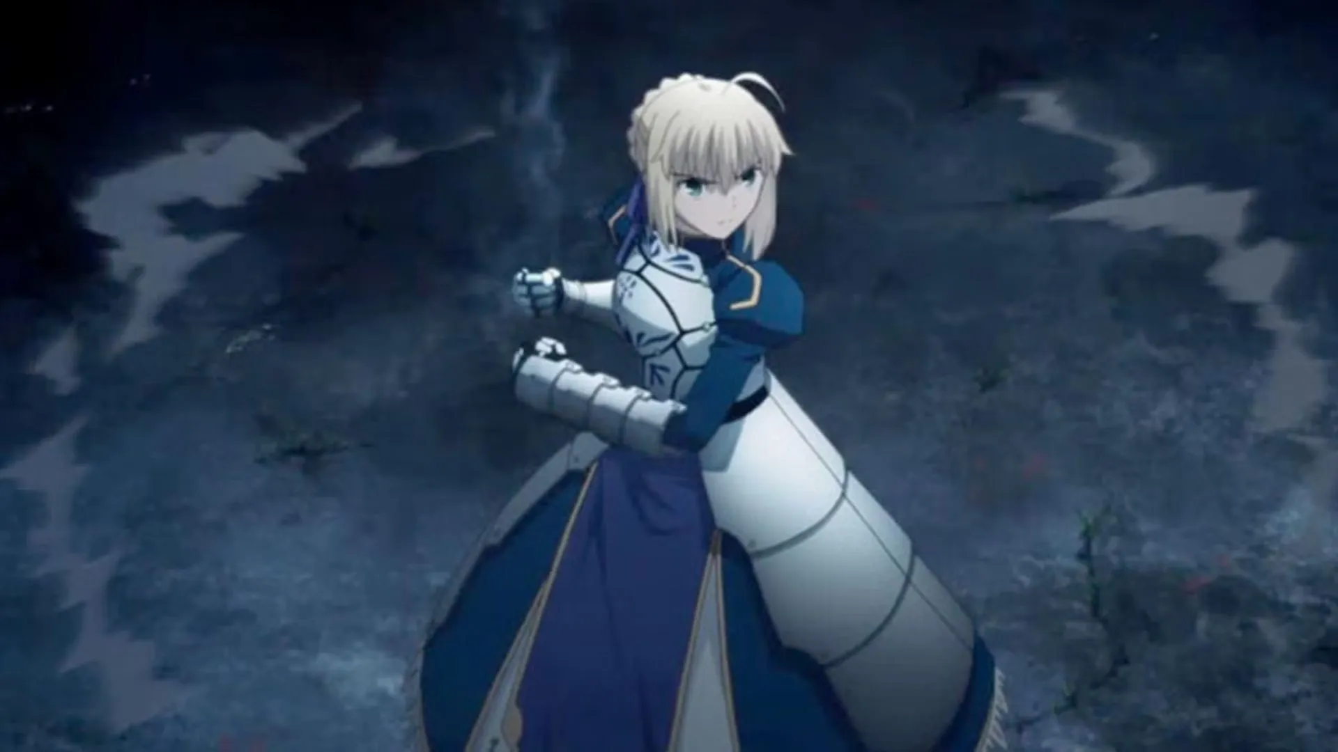 Сейбер позирует с мечом в Fate/Stay Night.
