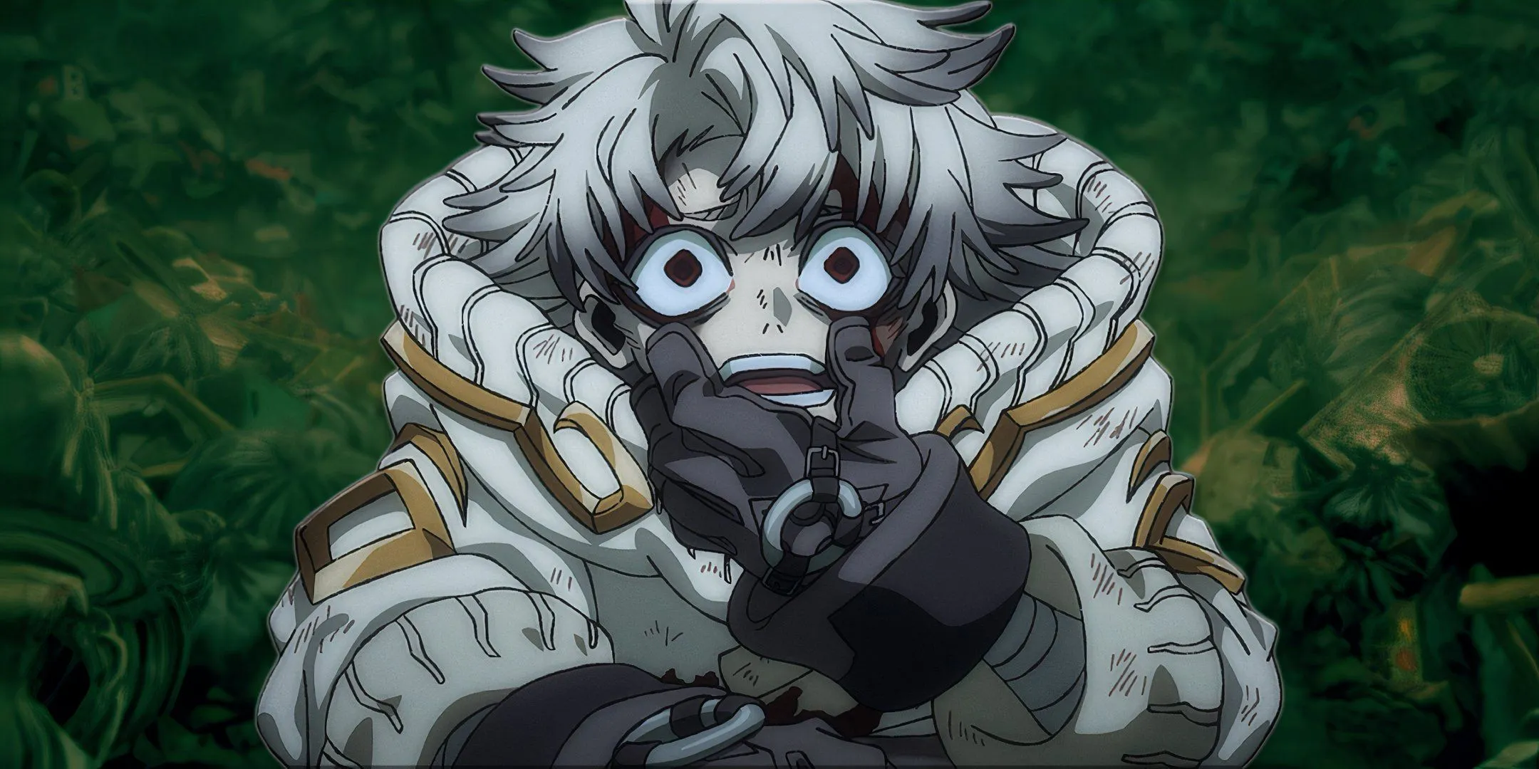 Рудо прикрывает лицо рукой на фоне горы мусора в «Гачиакуте»